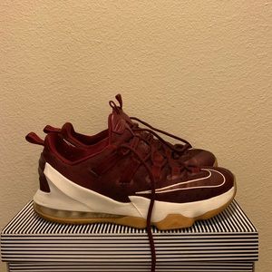 LeBron 13 Low W/ box Size 10.5